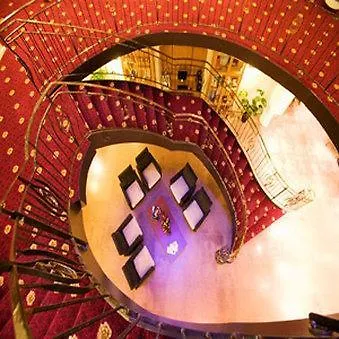 أمراث غراند فرانس هالس 4*
