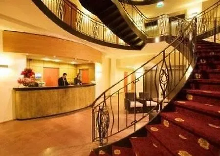 أمراث غراند فرانس هالس 4*